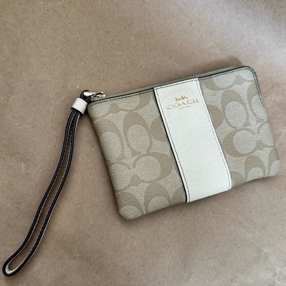 Coach Handbags - Coach Corner Zip Wristlet in Tan Signature Canvas & Cream Trim Wristlet 6” by 4”